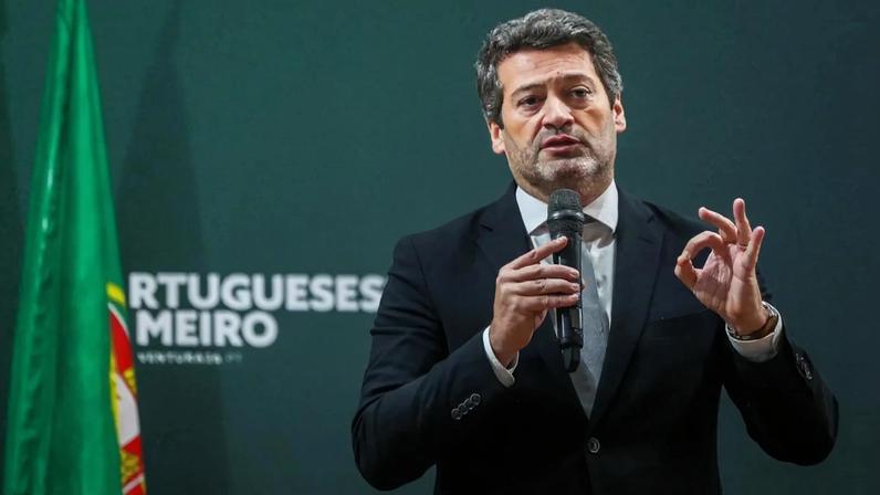 Ventura diz que Chega e Governo vão discutir fim do visto prévio