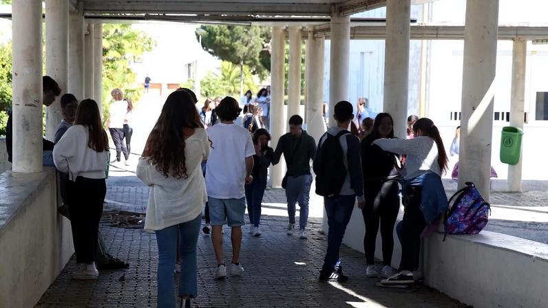 PS Açores questiona Governo Regional sobre atraso de estatísticas da Educação