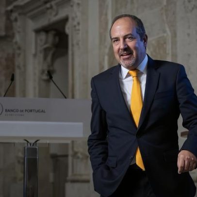 Governador do BdP alerta para risco de estagnação na zona euro