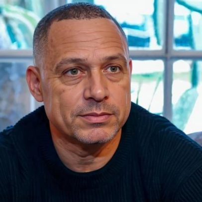 Carlão volta aos discos e admite erros do passado