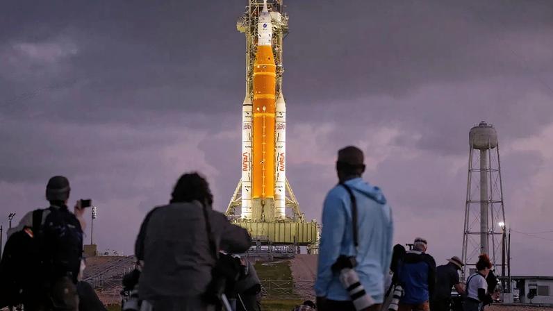 Lançamento da missão lunar Artemis II da NASA