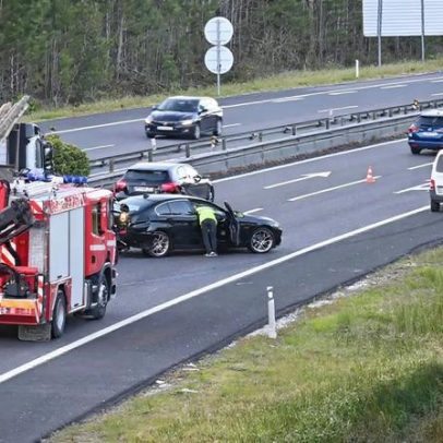Colisão na A8 deixa três feridos ligeiros junto à zona industrial de Caldas