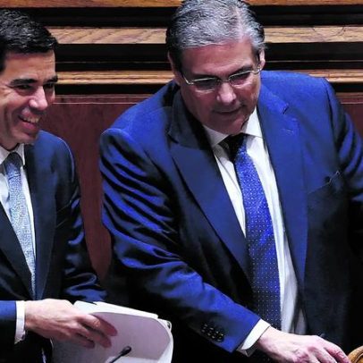 Governo aprova lei de nacionalidade mais restrita após acordo com Chega