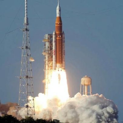 NASA realiza primeiro voo tripulado ao redor da Lua em mais de 50 anos
