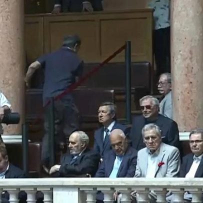 Assessor do Chega chama deputados da Constituinte de 'esqueletos de abril'