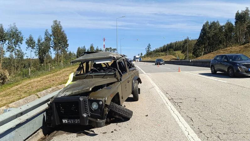 Militares feridos após capotamento de veículo em Tomar, na A13