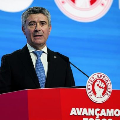 Carneiro acusa Governo de lucrar com sacrifícios dos portugueses