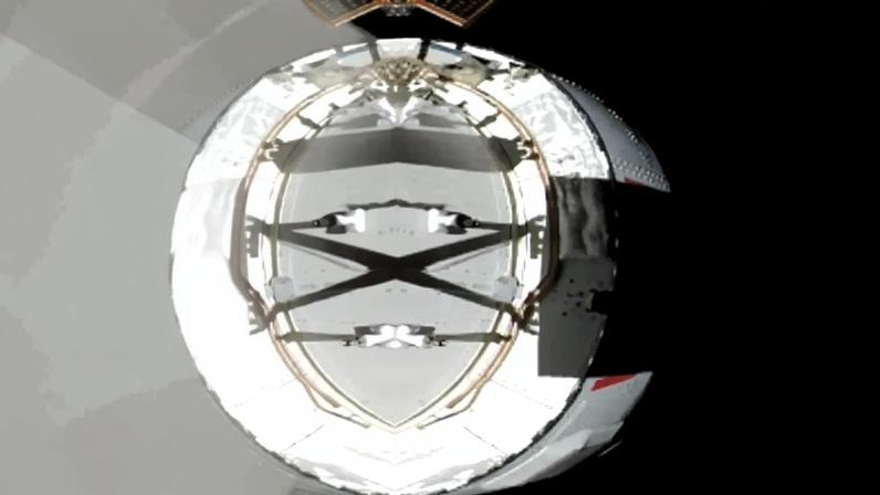 Com a Terra a ficar para trás, a Lua começa a ver-se a partir da cápsula Orion.