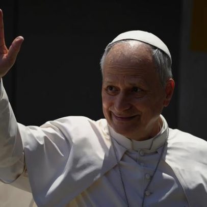 Papa faz apelo por paz mundial diante da sede de paz