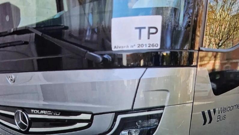 Foto do autocarro desviado que está a ser partilhada nas redes sociais