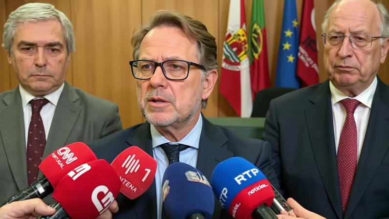 Ministro Administração Interna diz limpar caminhos florestais é combate de todos