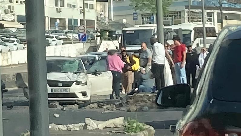 Motard ferido gravemente em colisão na Calçada de Carriche