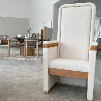 Altar e cadeirão para visita do Papa Leão XIV a Angola feitos em empresa de Paredes