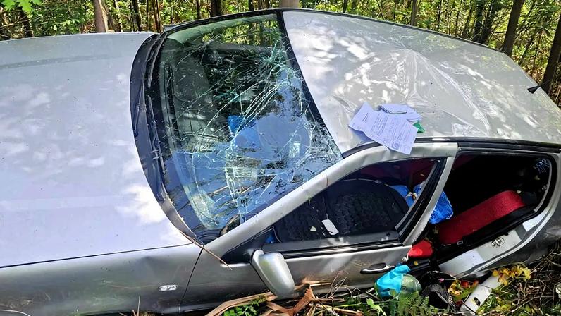 Três sexagenários ficam encarcerados após despiste de carro em Santa Maria da Feira