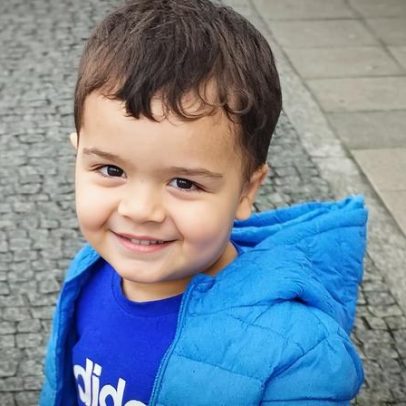 Família de menino 2 anos morto de cancro celebra novo subsídio funeral infantil