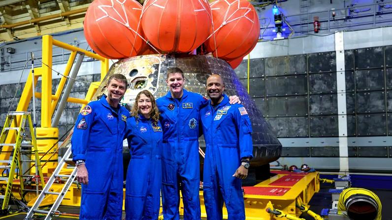 Primeira foto dos quatro astronautas da Artemis II juntos após regresso à Terra