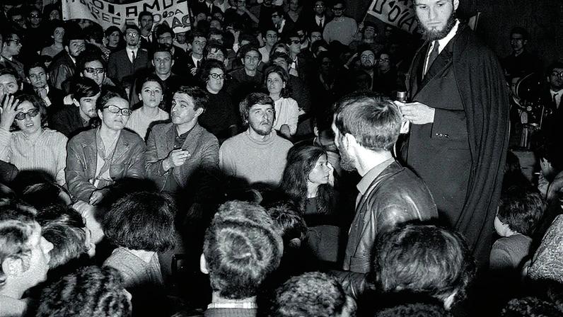 Crise académica de 1969 em Coimbra abala a ditadura