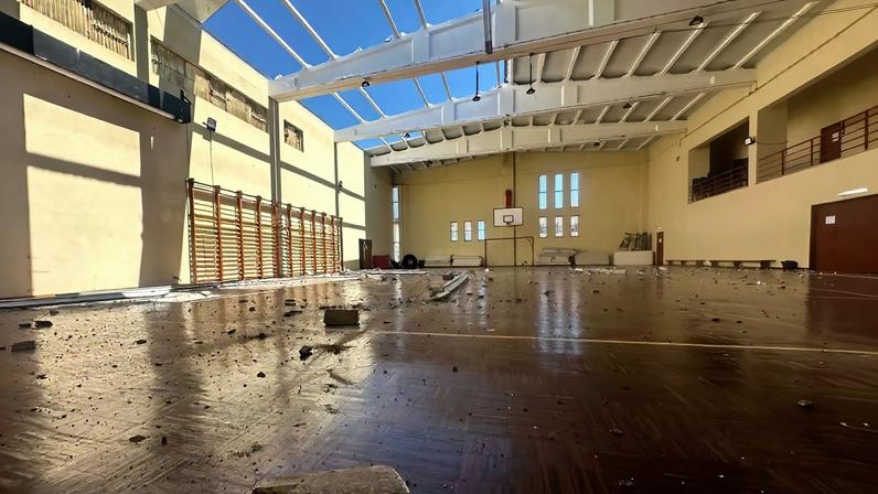 Vento forte arranca telhado do quartel dos Bombeiros de São Brás de Alportel