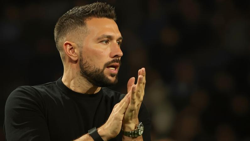 Farioli promete dar o máximo aos dragões nas três frentes em jogo