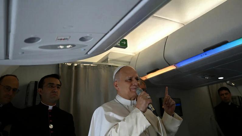 Papa Leão XIV reage a críticas de Trump, diz não temer administração