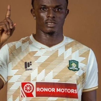 Jogador ganês Dominic Frimpong morre num ataque ao autocarro da equipa