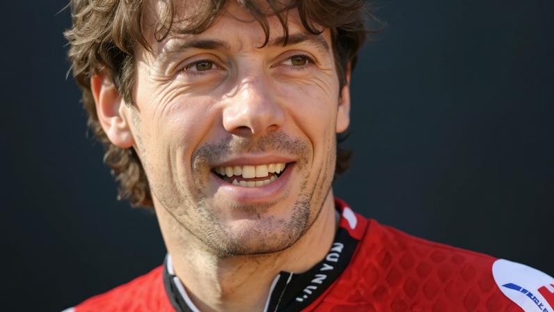 Ex-campeão mundial de ciclismo Óscar Freire detido após denúncia da mulher