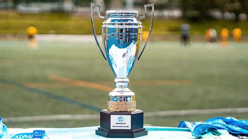 O troféu da Internacional Porto Cup