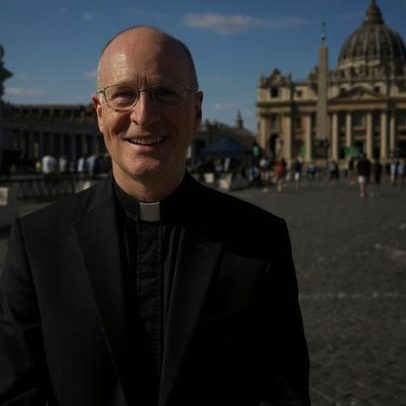 Padre americano acusa Trump de vaidade e idolatria por comparação com Jesus