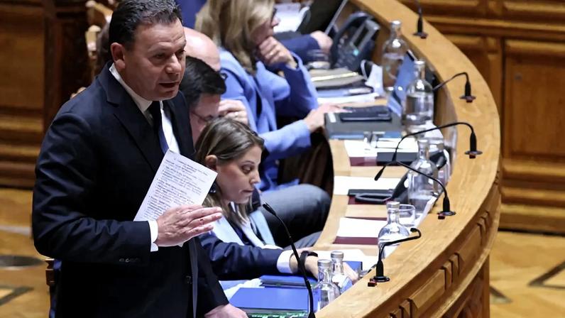 Governo rejeita IVA Zero e reforça apoios a empresas expostas aos combustíveis