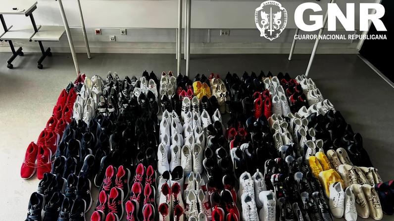 Apreensão de artigos falsificados da GNR em Paredes, avaliados em 5300€