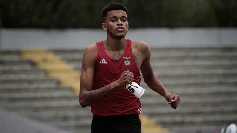 Etson Barros, atleta do Benfica