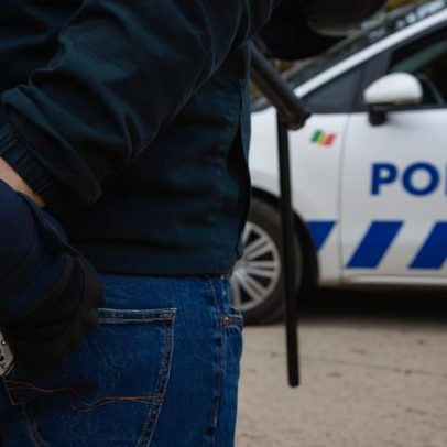 Dupla assalta a mesma mercearia em dias seguidos e é detida com bacalhau e polvo