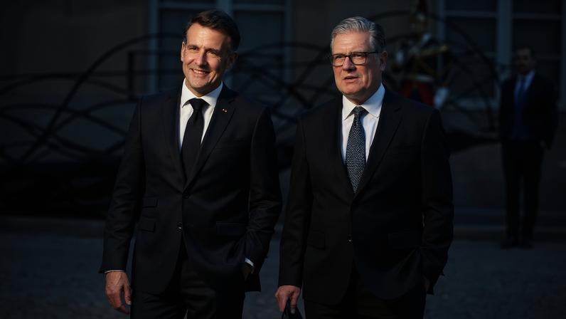 Macron e Starmer saudam anúncio de abertura do Estreito de Ormuz