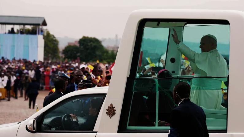 Milhares de fiéis nas ruas de Luanda para saudar o papa Leão XIV