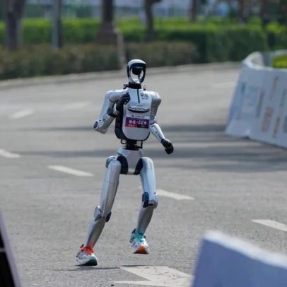Robô humanoide vence meia-maratona em Pequim e bate recorde mundial