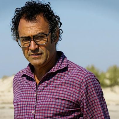 Zeca lança música para violoncelo