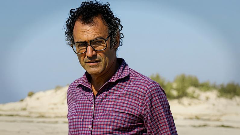 Zeca lança música para violoncelo