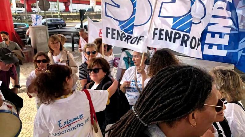 Sindicatos contestam mapas de pessoal para professores