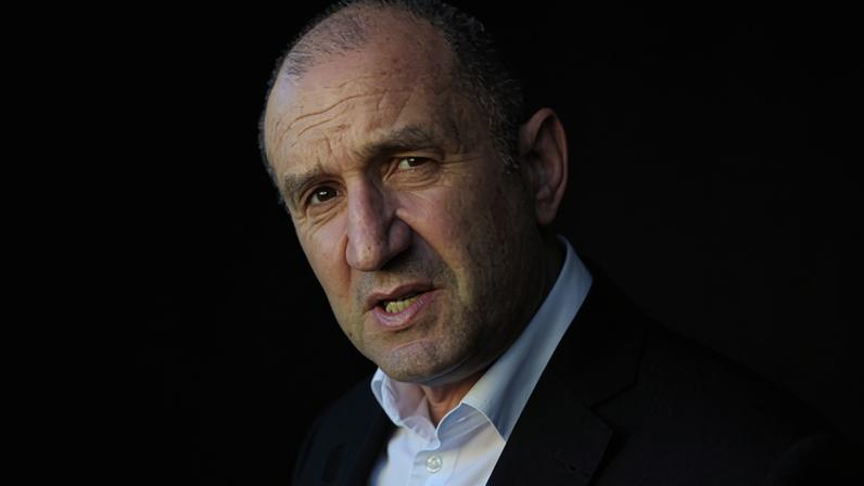 Candidato pró-russo vence eleições na Bulgária