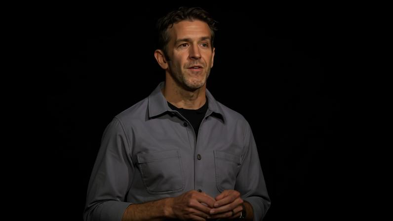 Apple nomeia John Ternus como novo CEO para substituir Tim Cook