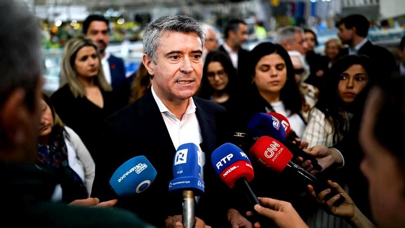 José Luís Carneiro acusa Governo de medidas que afetam os rendimentos