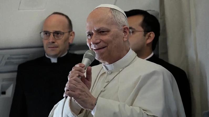 Papa critica a colonização dos recursos minerais da África na Guiné Equatorial