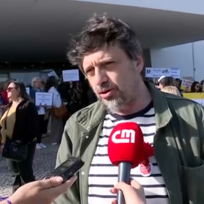 Professores protestam contra amianto nas escolas do Seixal