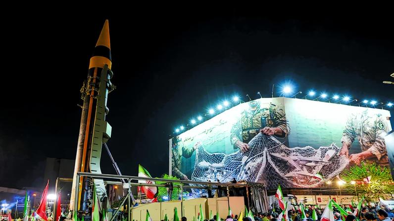 Irão exibe mísseis em desafio aos Estados Unidos