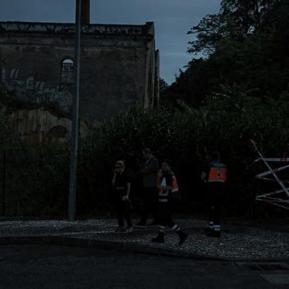 Filho salva a mãe de incêndio em fábrica abandonada em Coimbra