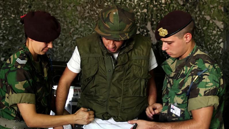 7700 jovens alegam religião para evitar o serviço militar