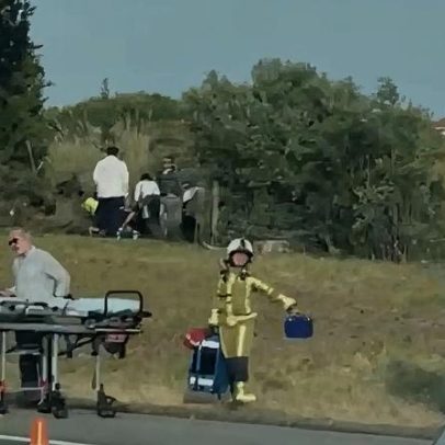 Homem ferido após colisão entre mota e carro na A5, perto de Oeiras Parque