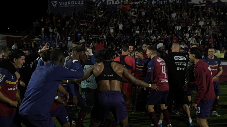 Jogadores do Torreense festejam acesso à final da Taça de Portugal no Jamor