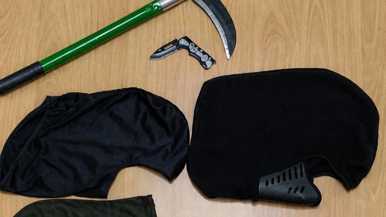 Grupos de jovens utilizam foices em confrontos de rua em Torres Vedras