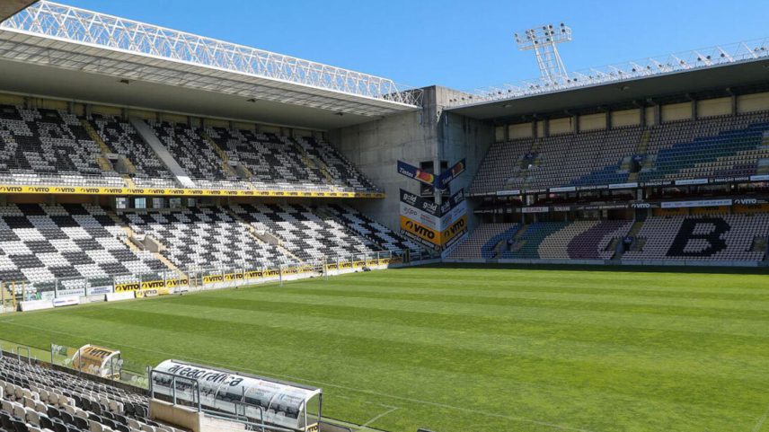 Porto: Câmara recusa travar leilão do Bessa e remete crise ao Boavista